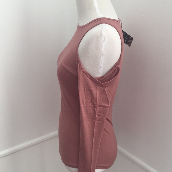 Cold Should Top in Pink - Picture 4 of 5